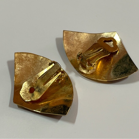 Vintage 80 90 Deco Black Cream Enamel Gold Fan Clip Earrings Retro - Picture 7 of 13